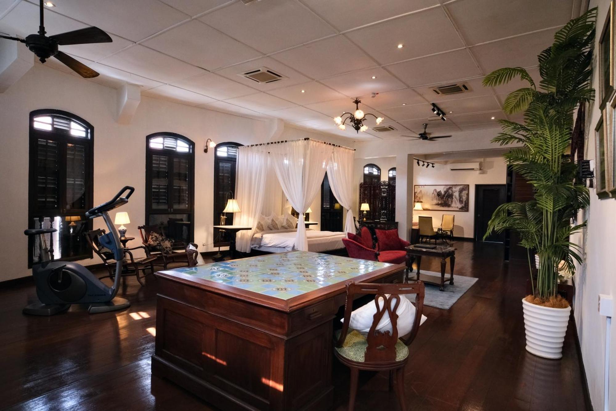 Museum Hotel George Town Exterior photo